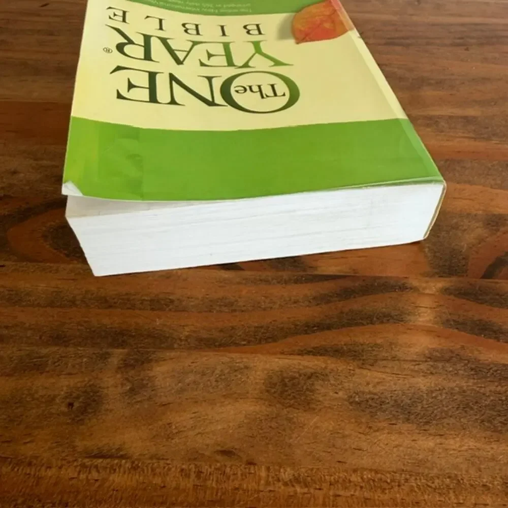 One Year Bible NIV Paper Back Tyndale Publishing